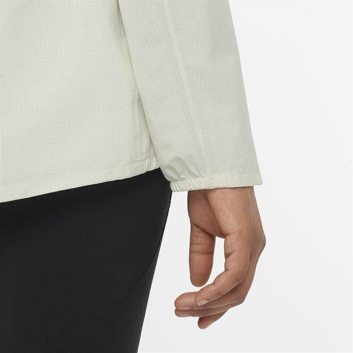 csUrun.UrunSecenek[0].StokKodu_4