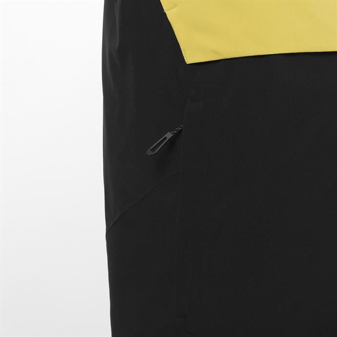 csUrun.UrunSecenek[0].StokKodu_7