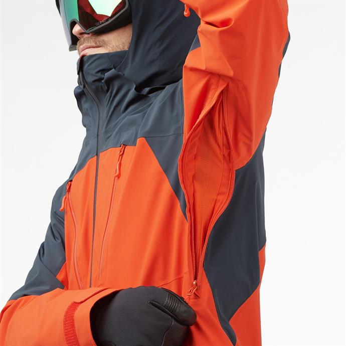 csUrun.UrunSecenek[0].StokKodu_7