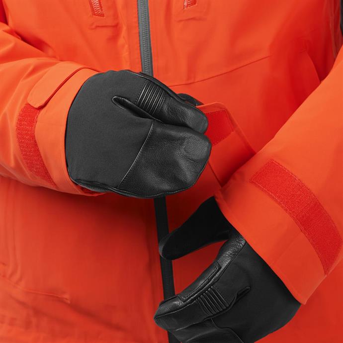 csUrun.UrunSecenek[0].StokKodu_4