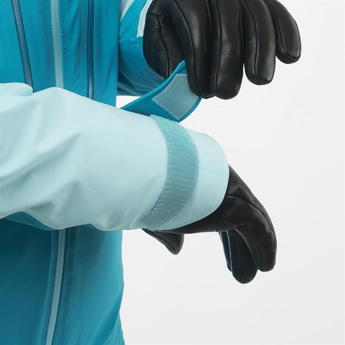 csUrun.UrunSecenek[0].StokKodu_6