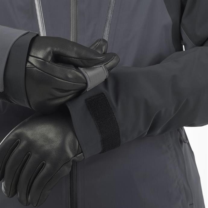 csUrun.UrunSecenek[0].StokKodu_6