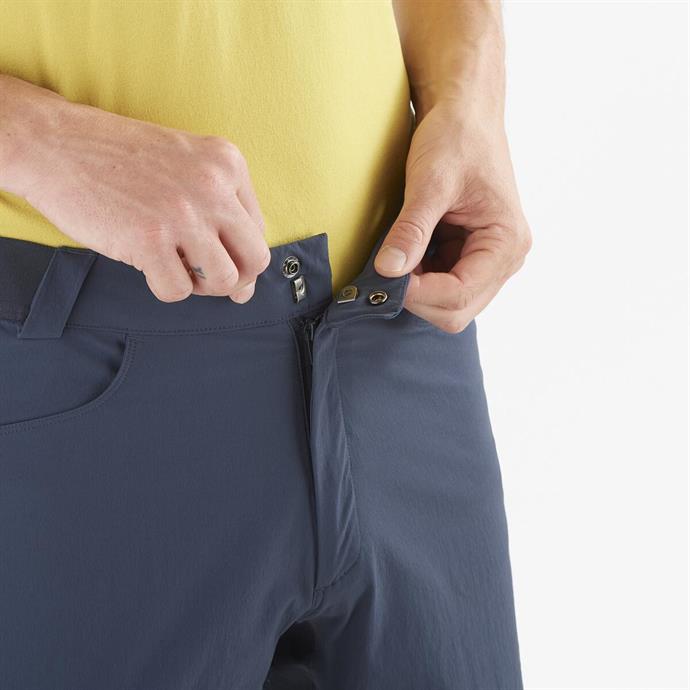 csUrun.UrunSecenek[0].StokKodu_4